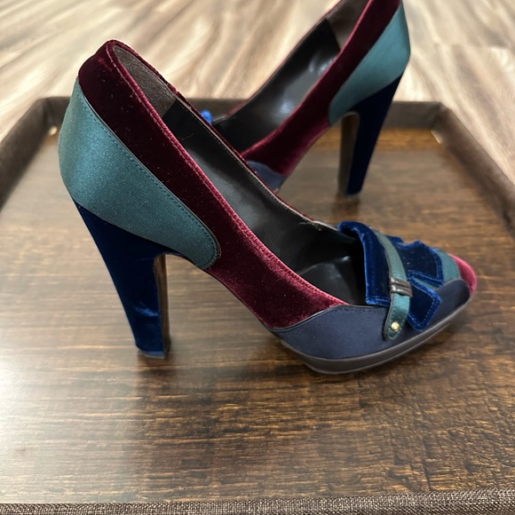 Gianfranco Ferré podium hills (36.5 size) - Picture 1 of 6